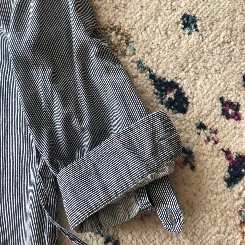 🥳 2 for $6 🥳 Kismet shirt XS (S) cotton blue stripes 3/4 sleeves w roll tab - Picture 5 of 12